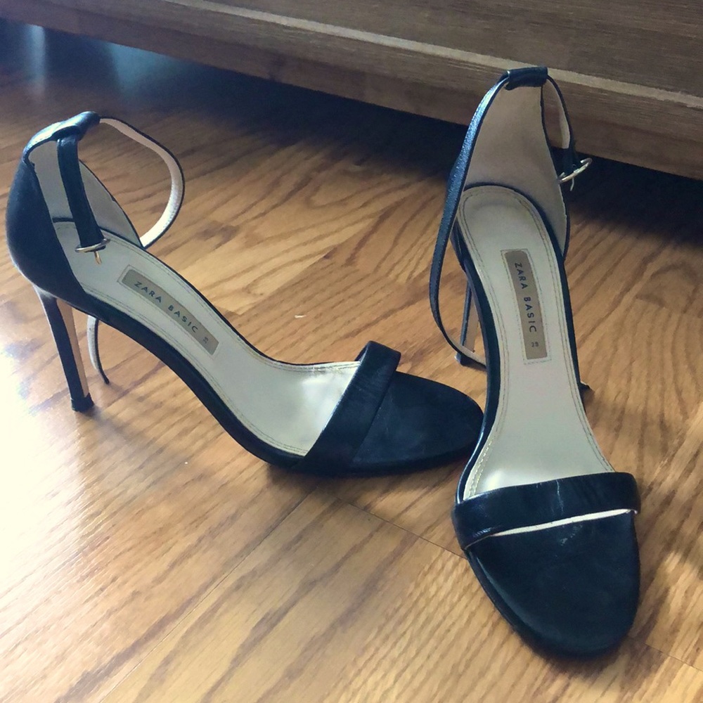 ZARA BLACK SIMPLE HEELS